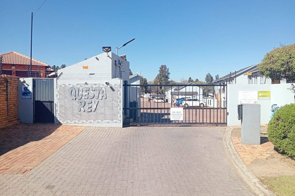 Apartment For Sale In Roodepoort - Photo 3