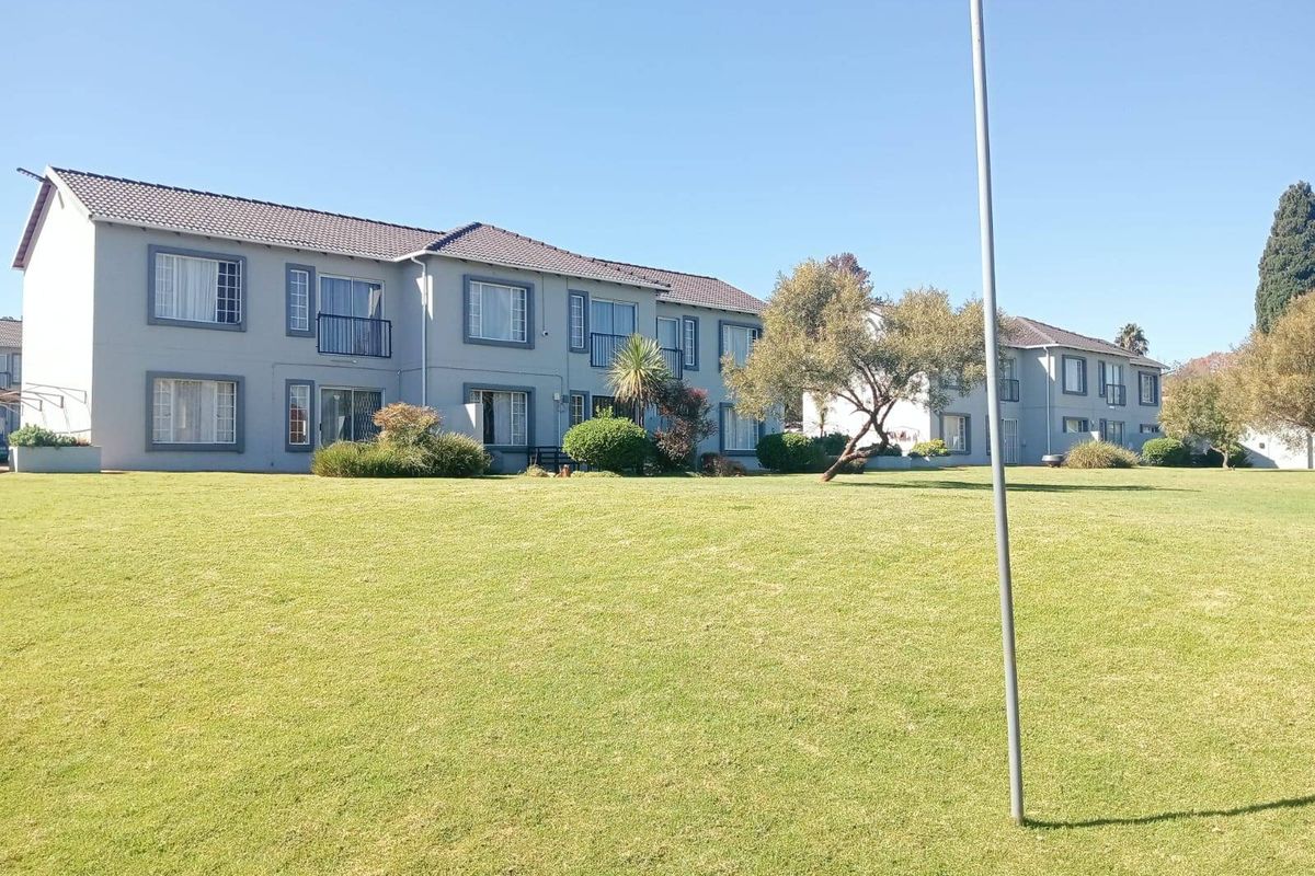 Apartment For Sale In Roodepoort - Photo 4