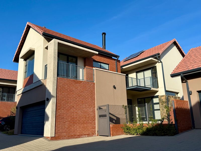 Townhouse Rental Monthly In Bloemfontein - Photo 1