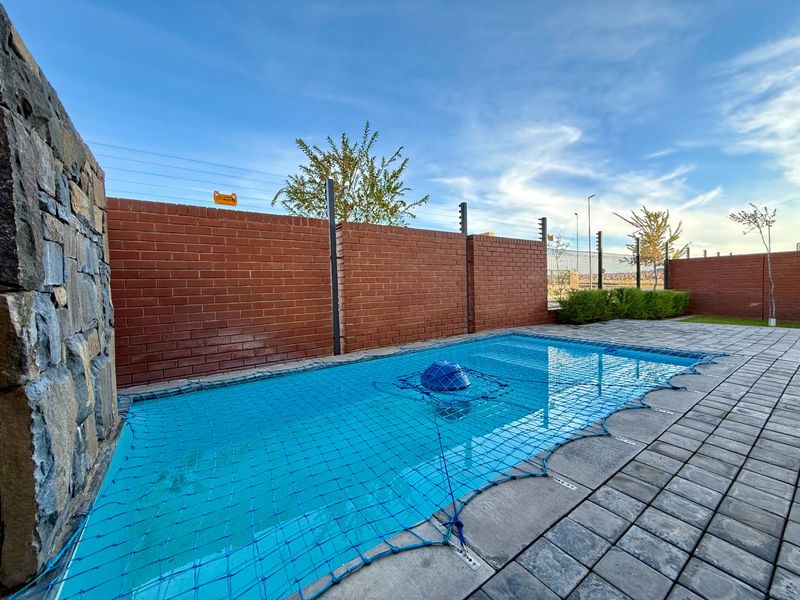 Townhouse Rental Monthly In Bloemfontein - Photo 2