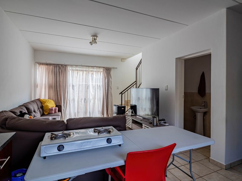 Townhouse For Sale In Roodepoort - Photo 10