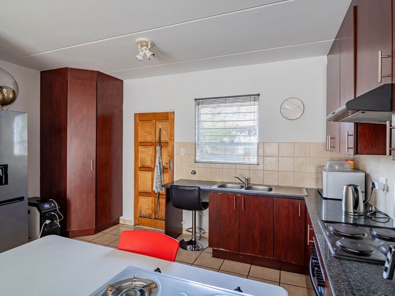 Townhouse For Sale In Roodepoort - Photo 8
