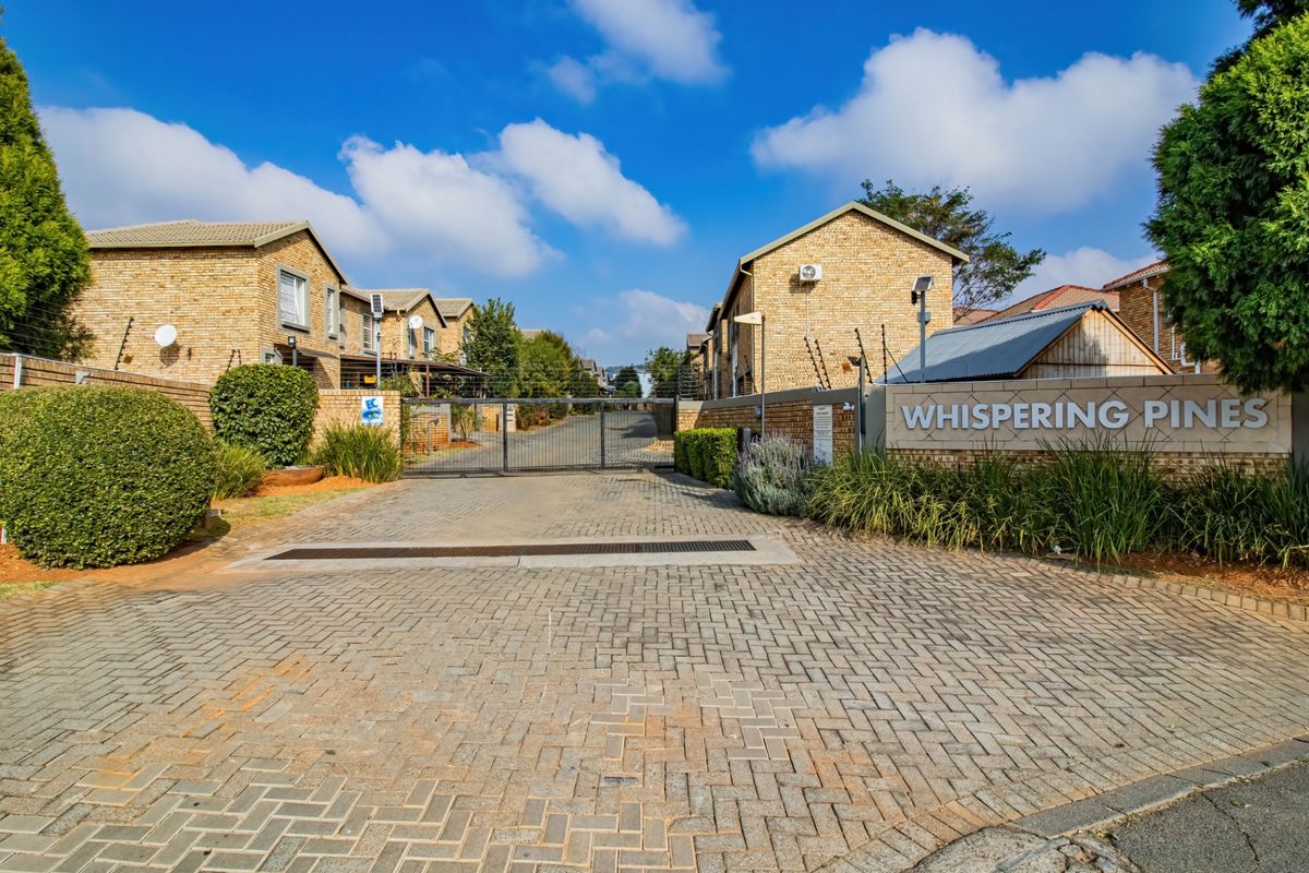Townhouse For Sale In Roodepoort - Photo 2