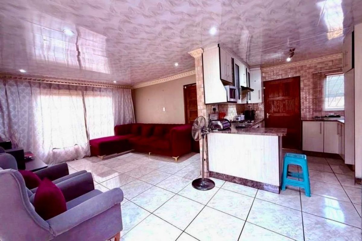 House For Sale In Germiston - Photo 2