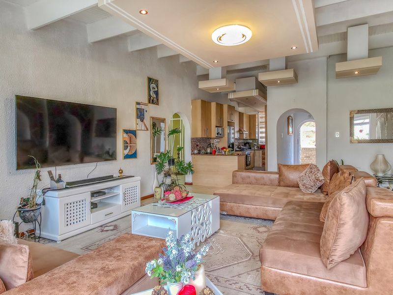 Apartment Rental Monthly In Randburg - Photo 2