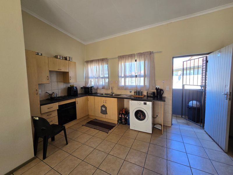 Townhouse For Sale In Benoni - Photo 1