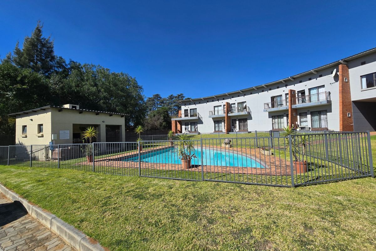 Townhouse For Sale In Benoni - Photo 4