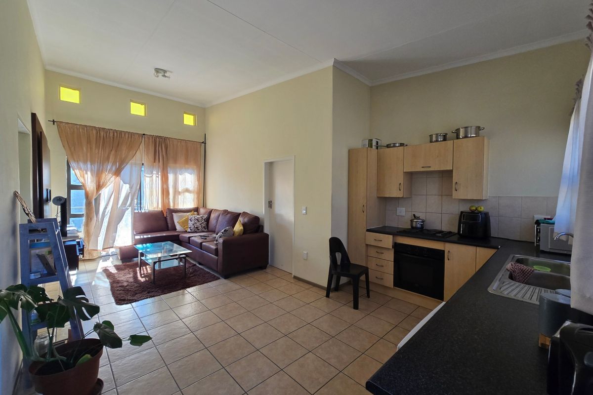 Townhouse For Sale In Benoni - Photo 5