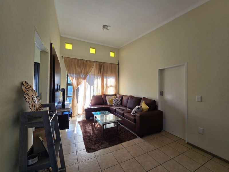 Townhouse For Sale In Benoni - Photo 2