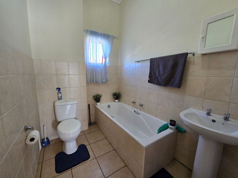 Townhouse For Sale In Benoni - Photo 8