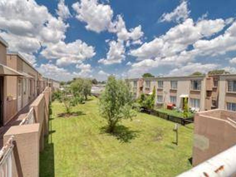 Apartment Rental Monthly In Benoni - Photo 2