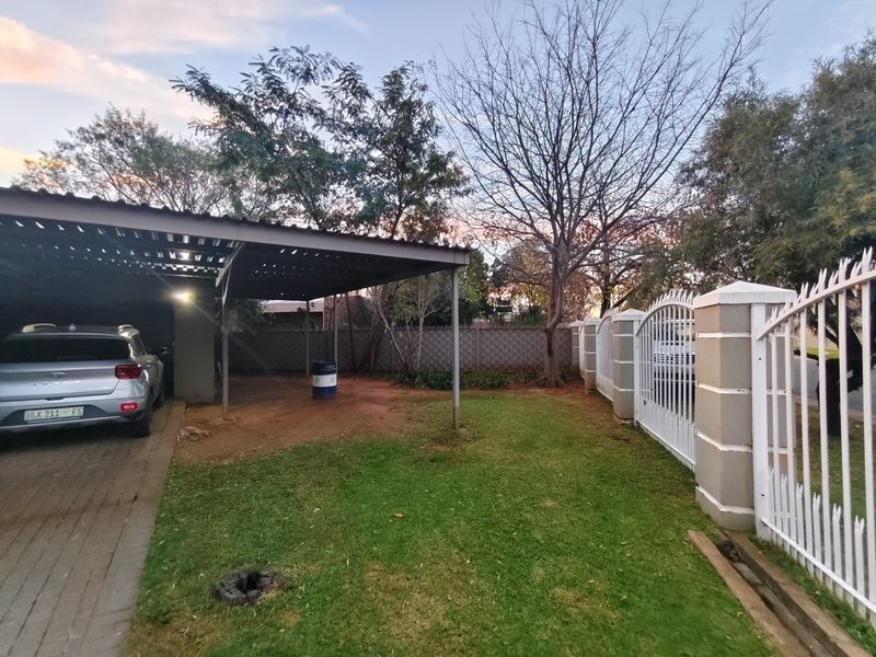 House Pending Sale In Bloemfontein - Photo 8