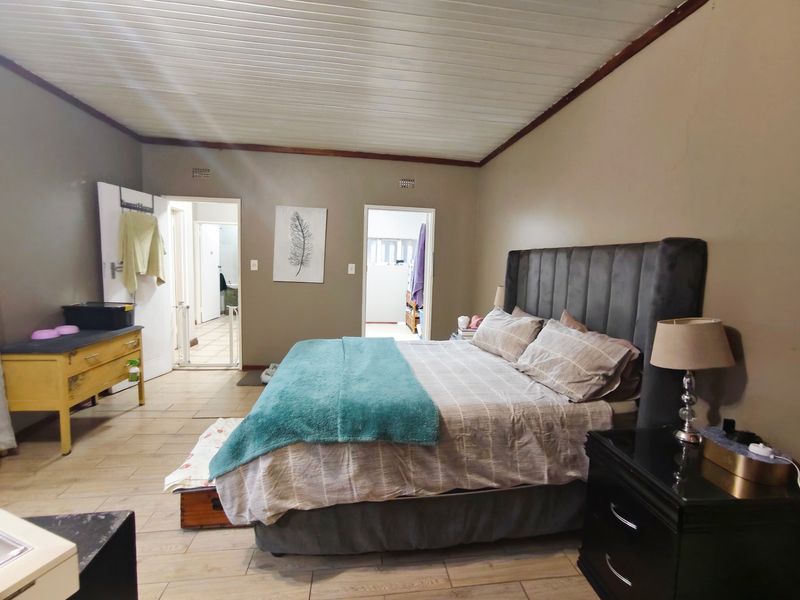 House Pending Sale In Bloemfontein - Photo 4