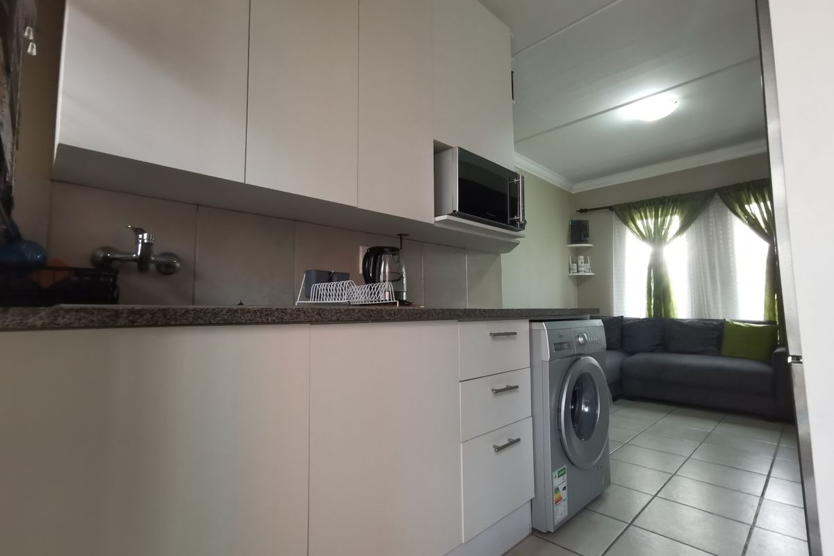 Apartment For Sale In Kraaifontein - Photo 2