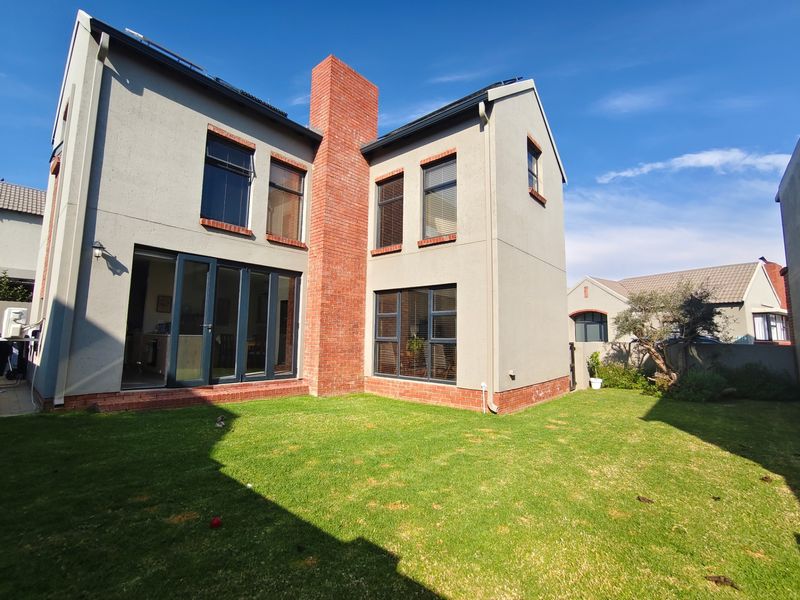 Townhouse For Sale In Bloemfontein - Photo 3