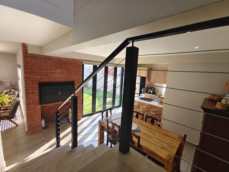 Townhouse For Sale In Bloemfontein - Photo 2