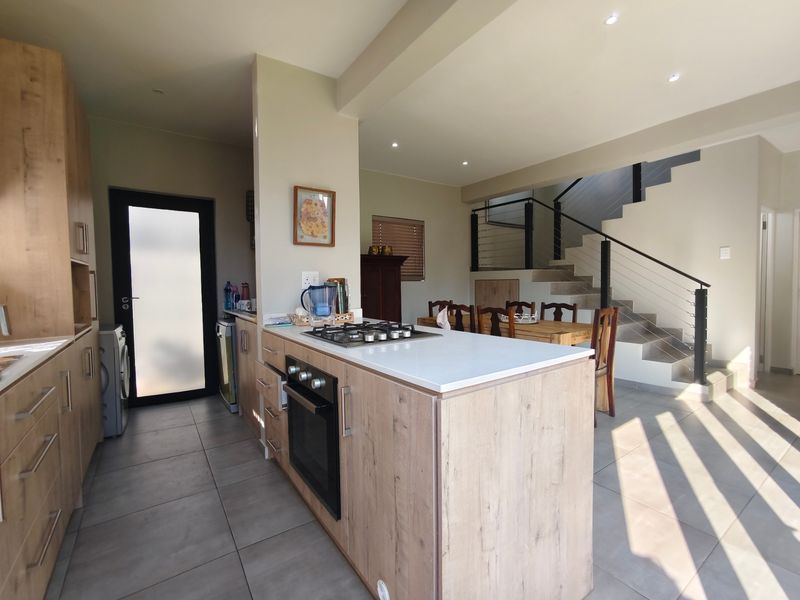 Townhouse For Sale In Bloemfontein - Photo 10