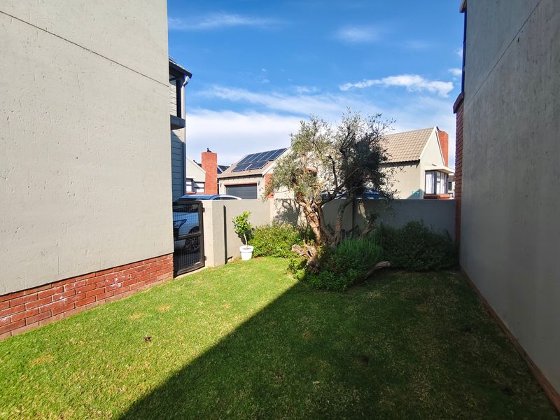 Townhouse For Sale In Bloemfontein - Photo 9
