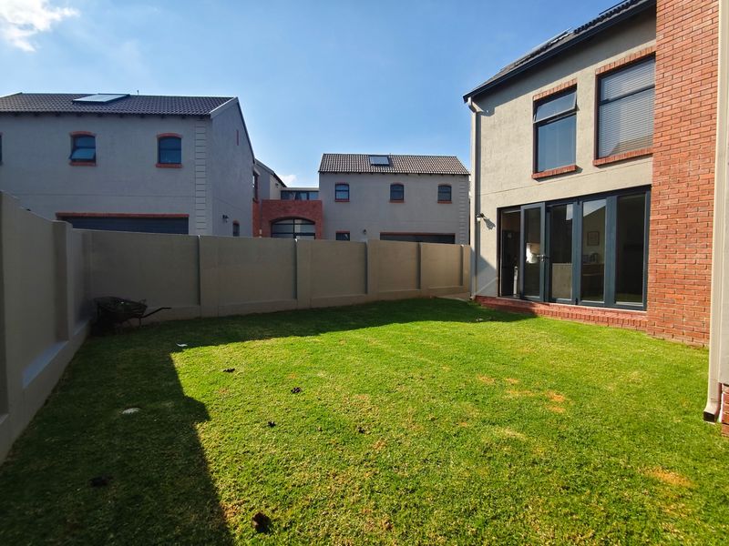 Townhouse For Sale In Bloemfontein - Photo 8