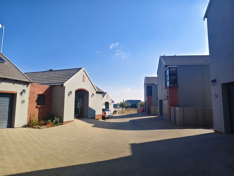 Townhouse For Sale In Bloemfontein - Photo 7