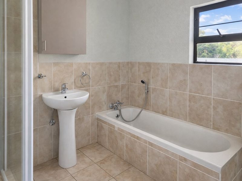 Apartment For Sale In Boksburg - Photo 2