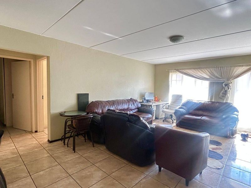 Apartment For Sale In Sandton - Photo 9