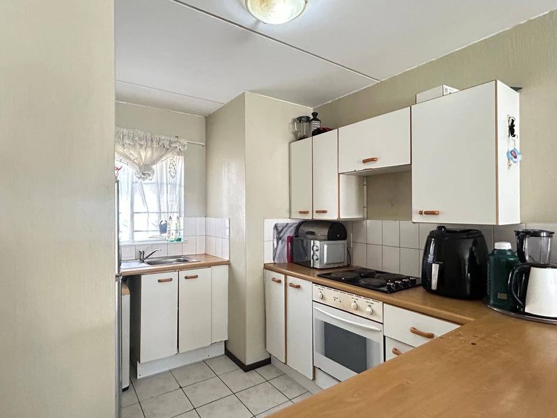 Apartment For Sale In Sandton - Photo 4