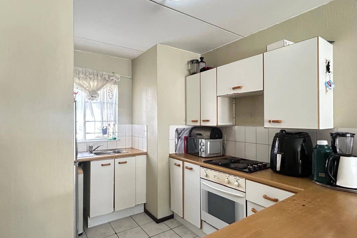Apartment For Sale In Sandton - Photo 4
