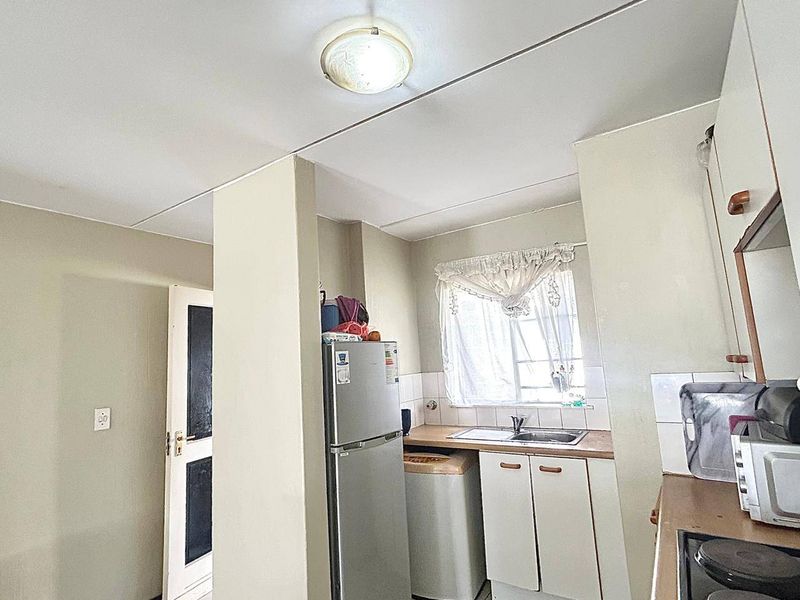 Apartment For Sale In Sandton - Photo 5