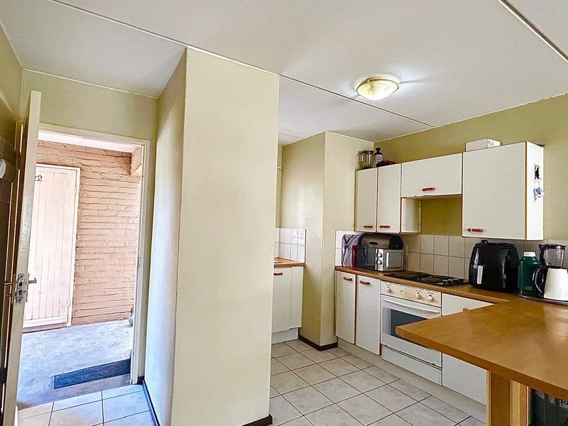 Apartment For Sale In Sandton - Photo 2