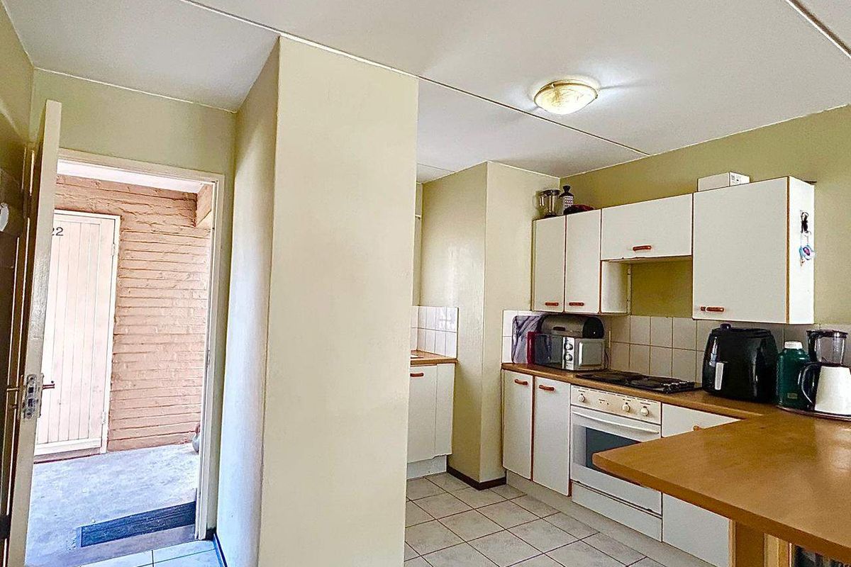 Apartment For Sale In Sandton - Photo 2