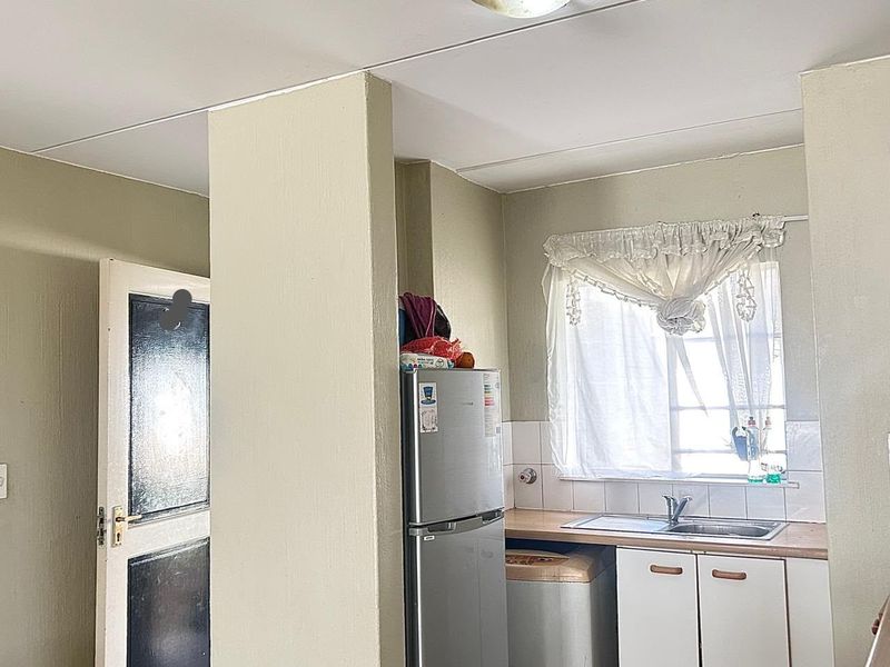 Apartment For Sale In Sandton - Photo 3