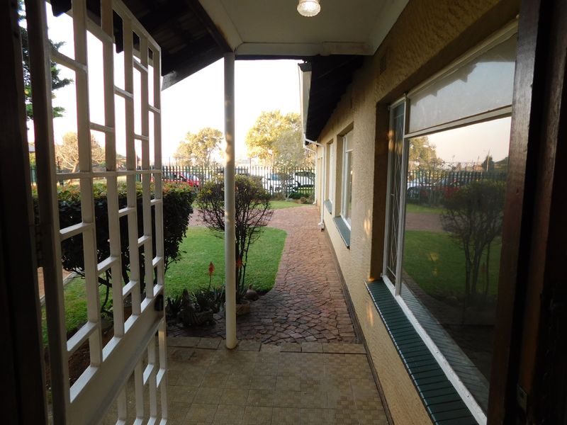 House For Sale In Benoni - Photo 3