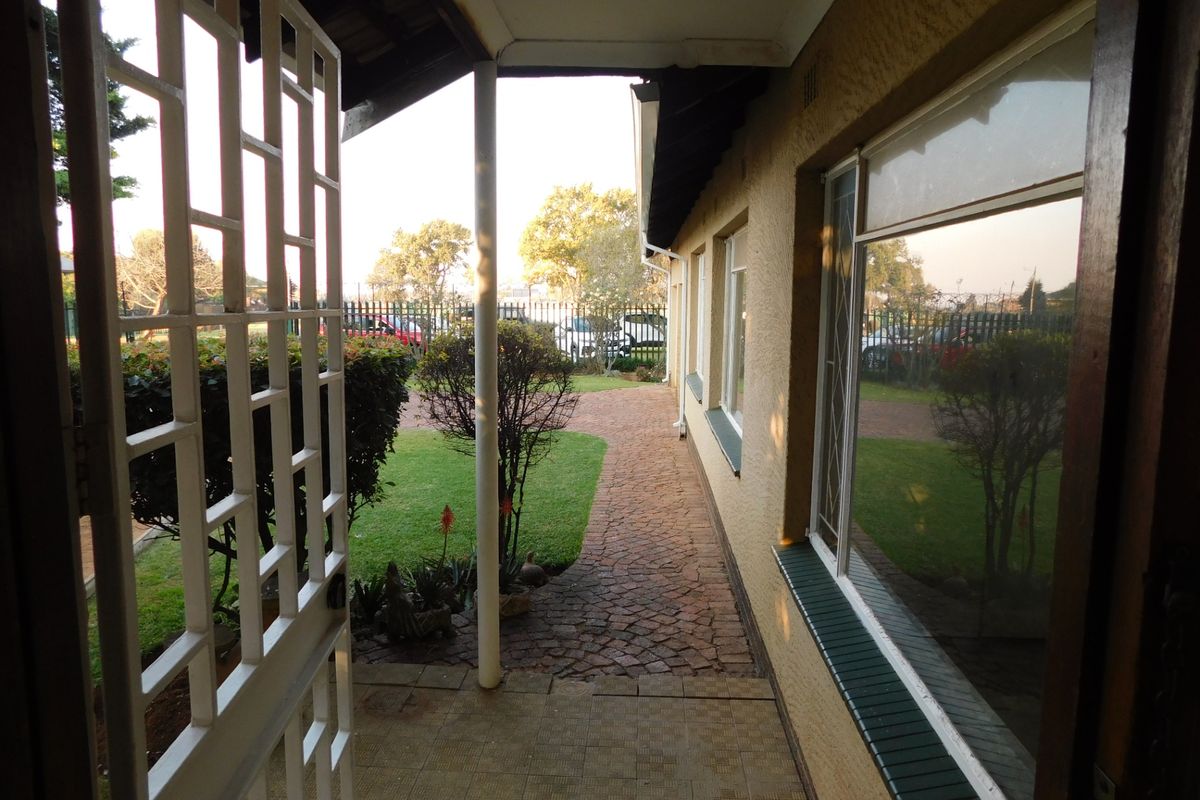 House For Sale In Benoni - Photo 3