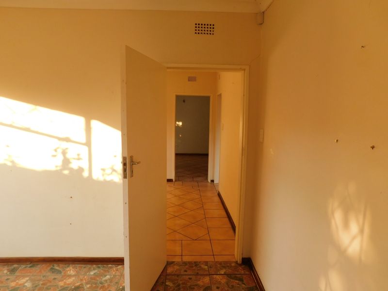 House For Sale In Benoni - Photo 9