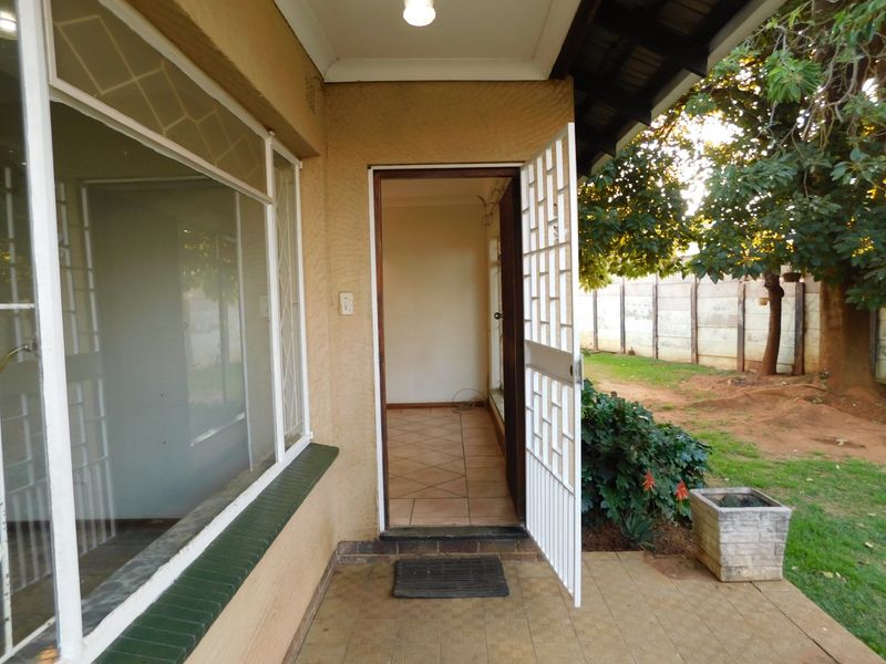 House For Sale In Benoni - Photo 4