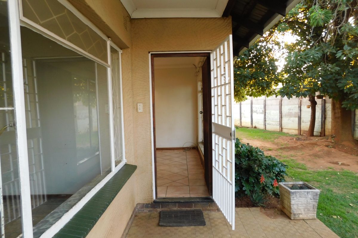 House For Sale In Benoni - Photo 4