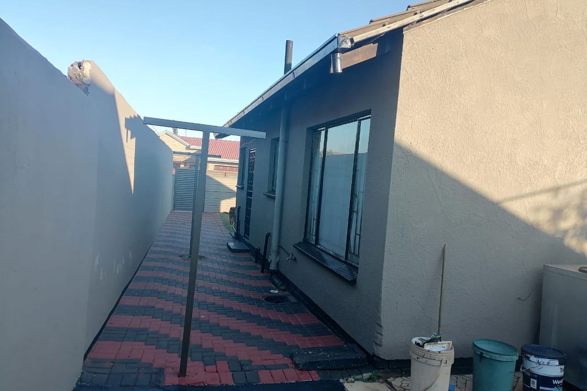 House For Sale In Boksburg - Photo 4