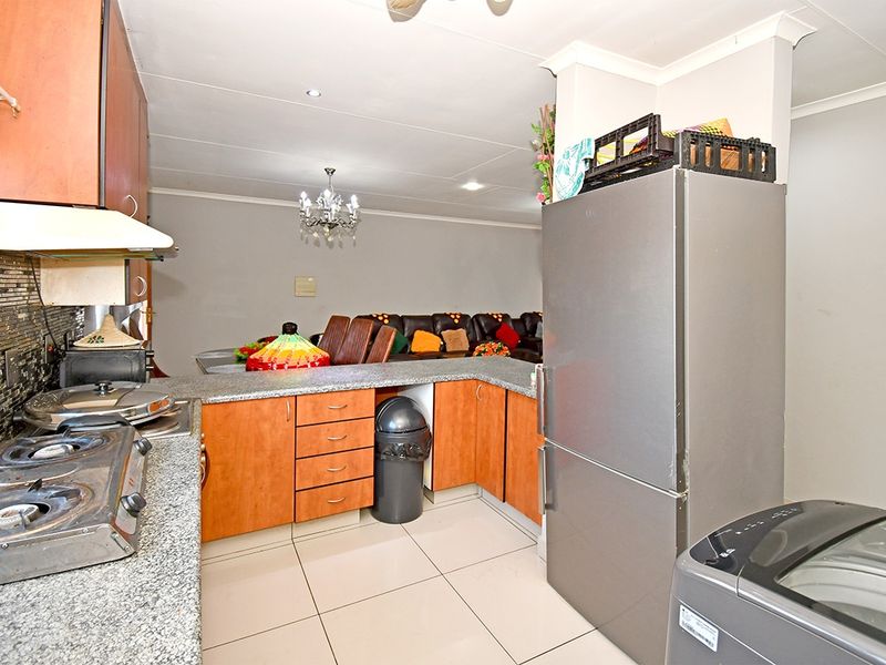 Apartment For Sale In Midrand - Photo 8