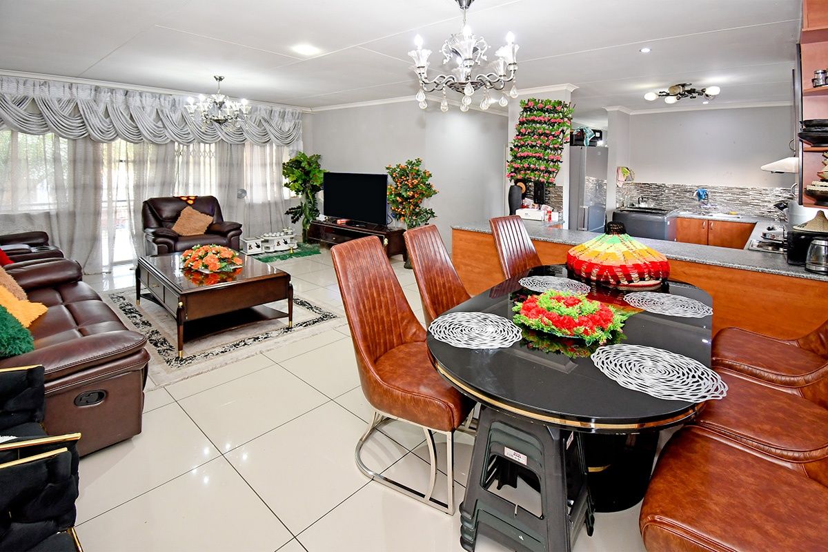Apartment For Sale In Midrand - Photo 4