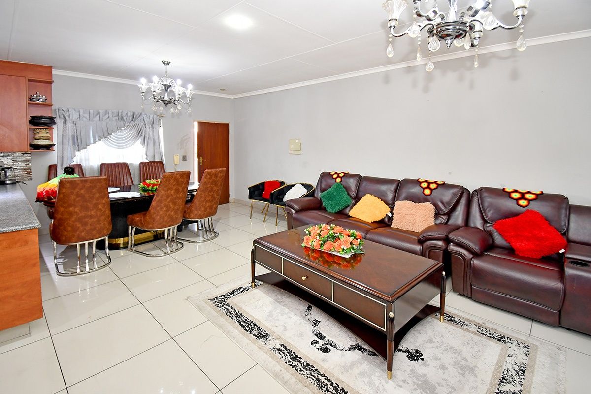 Apartment For Sale In Midrand - Photo 3