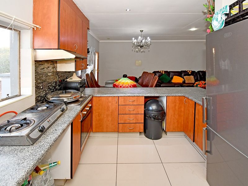 Apartment For Sale In Midrand - Photo 6