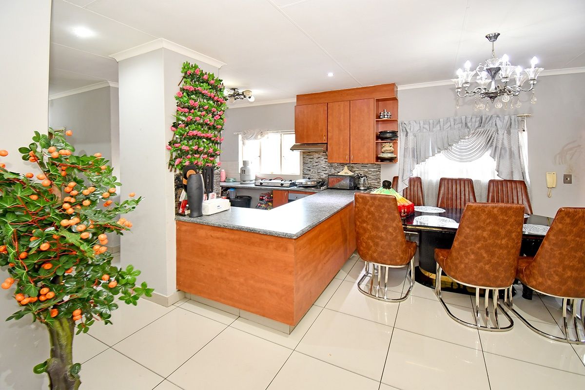 Apartment For Sale In Midrand - Photo 5
