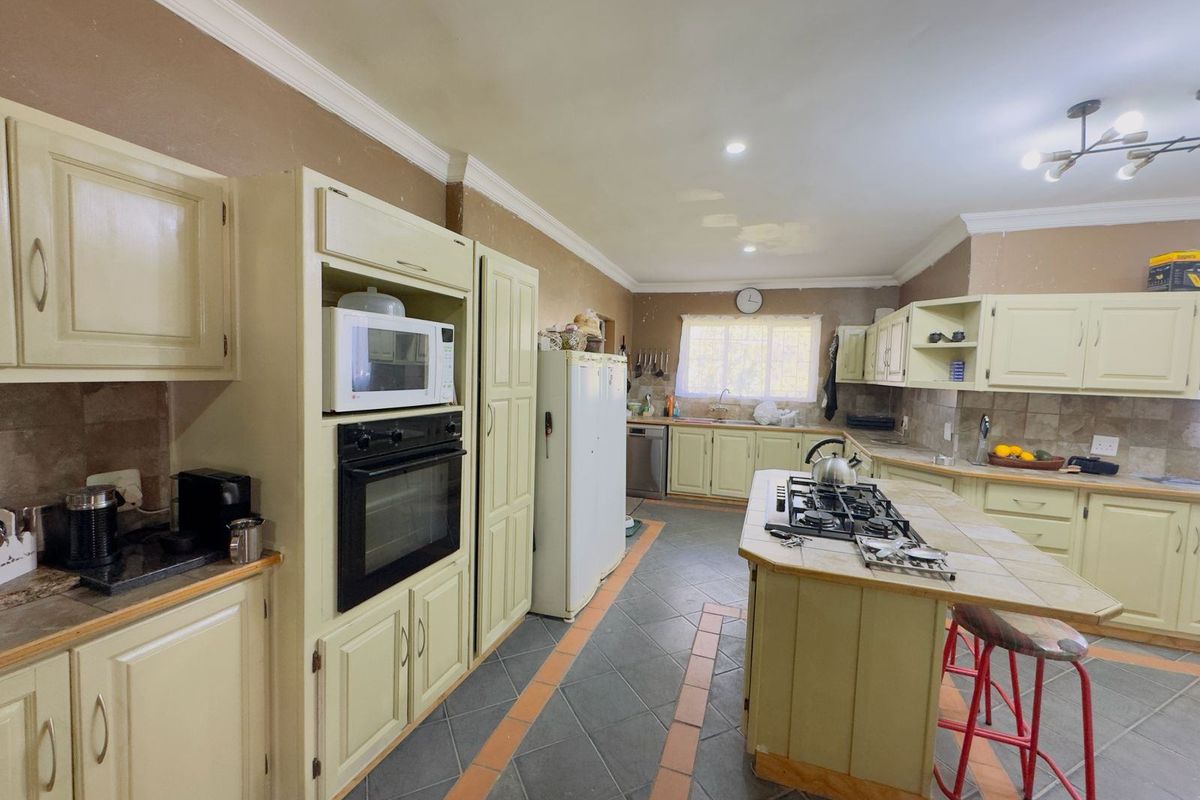 House For Sale In Pretoria - Photo 3