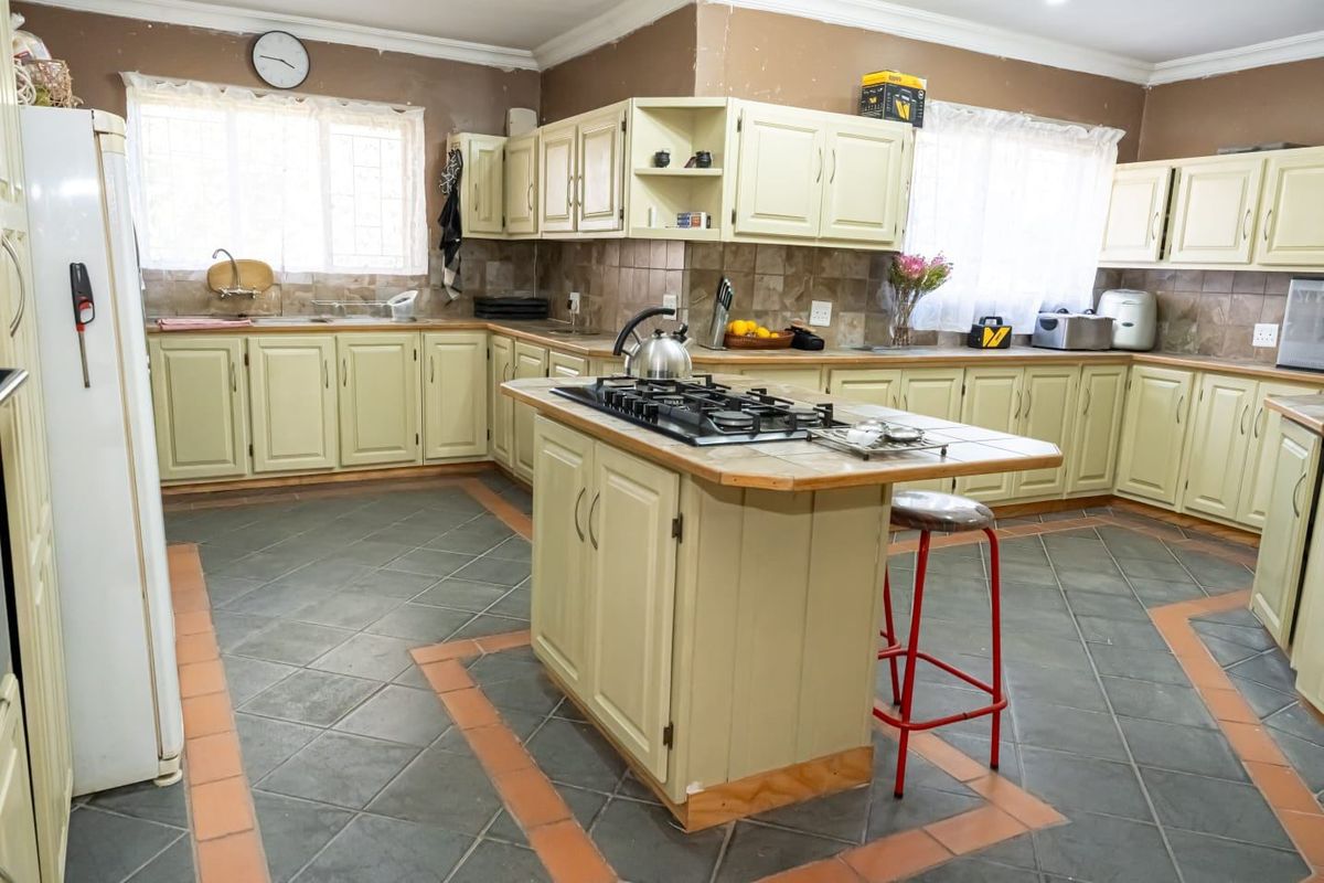 House For Sale In Pretoria - Photo 4
