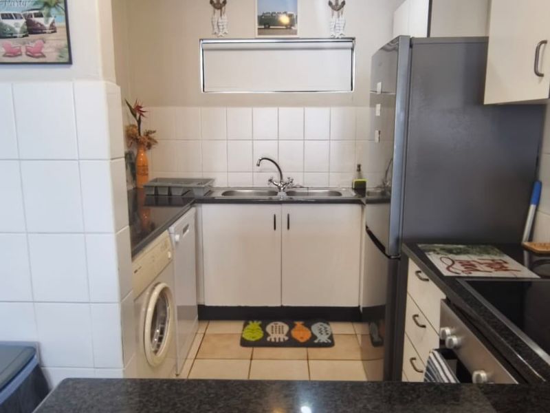 Apartment For Sale In Margate - Photo 8