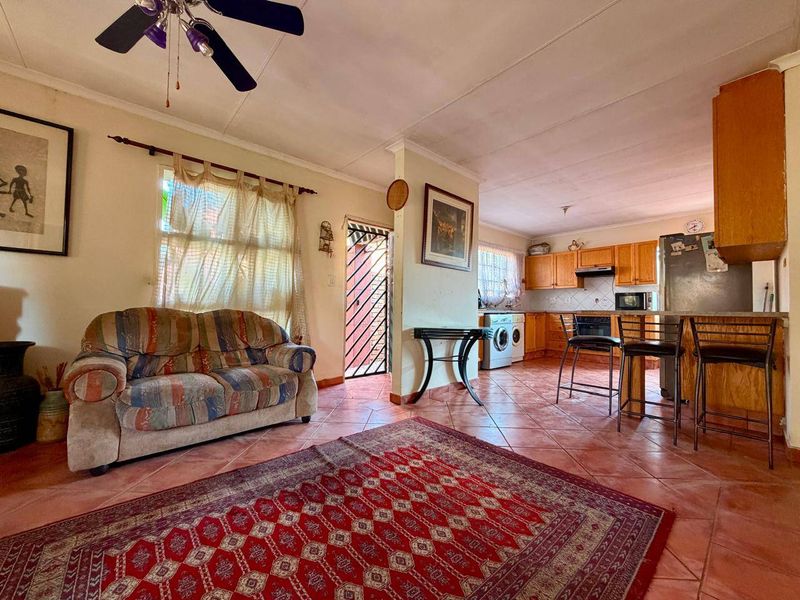 Townhouse For Sale In Pretoria - Photo 9