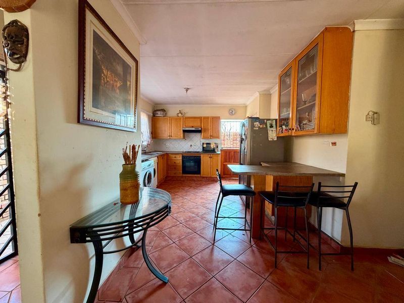 Townhouse For Sale In Pretoria - Photo 4