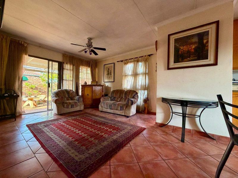 Townhouse For Sale In Pretoria - Photo 8