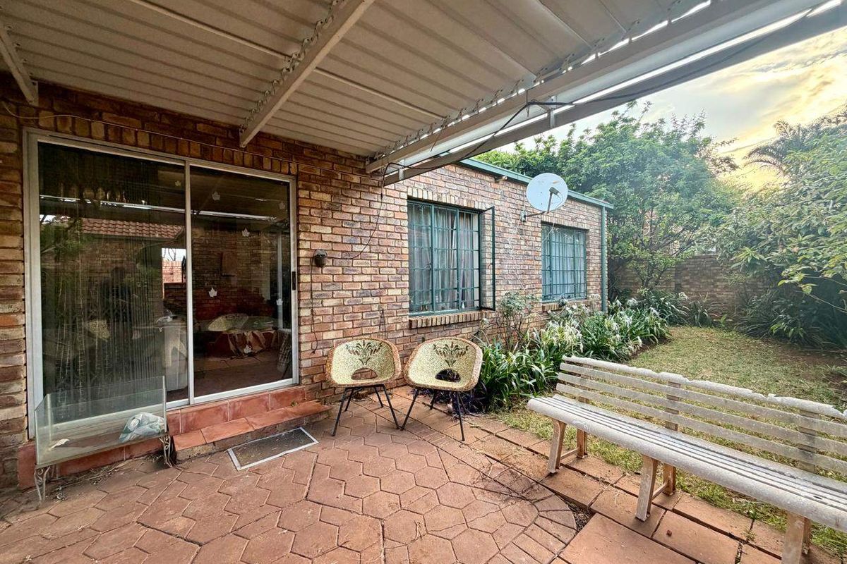 Townhouse For Sale In Pretoria - Photo 3